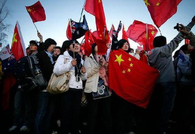 如何看待职场「自愿」加班成常态?无节制超长加班现象如何解决?-快速提供有问必答的平台